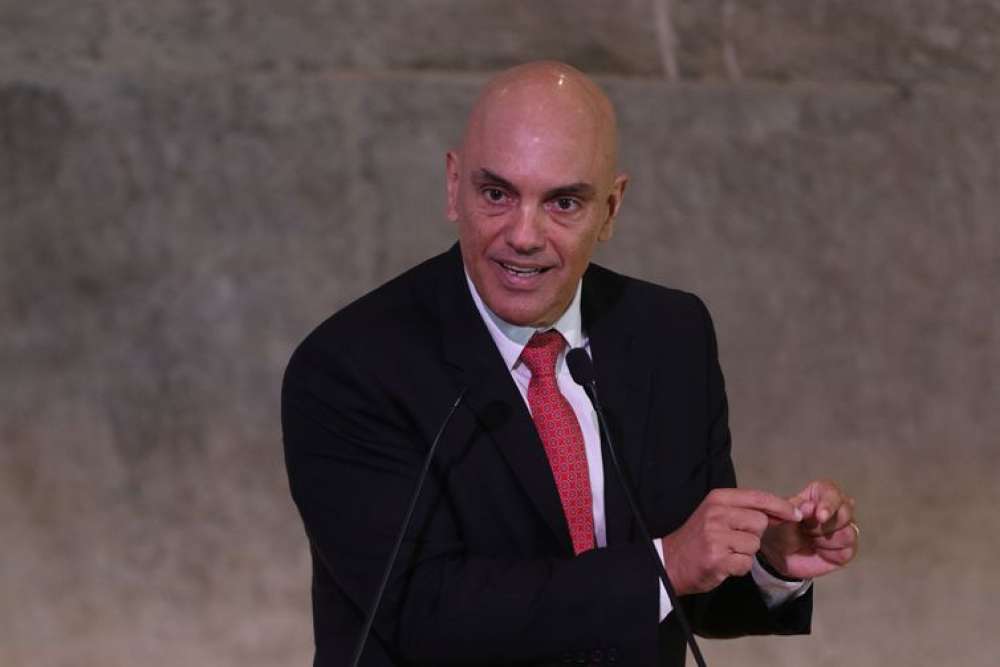 Moraes dá 48 horas para PF ouvir ex-ministro do GSI