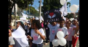 Caminhada em Paraisópolis chama atenção para cultura de paz na escola