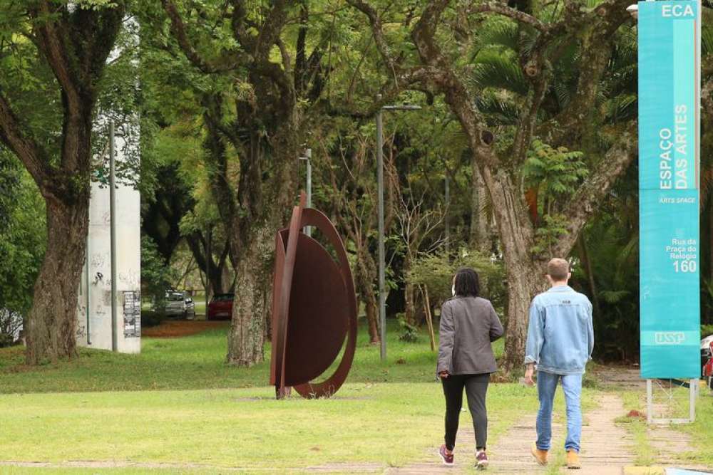 USP abre edital para bolsas de pós-doutorado a pesquisadores negros