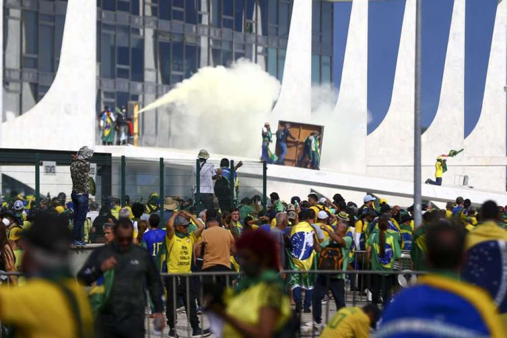 Major diz que golpistas exigiram água durante vandalização do Planalto