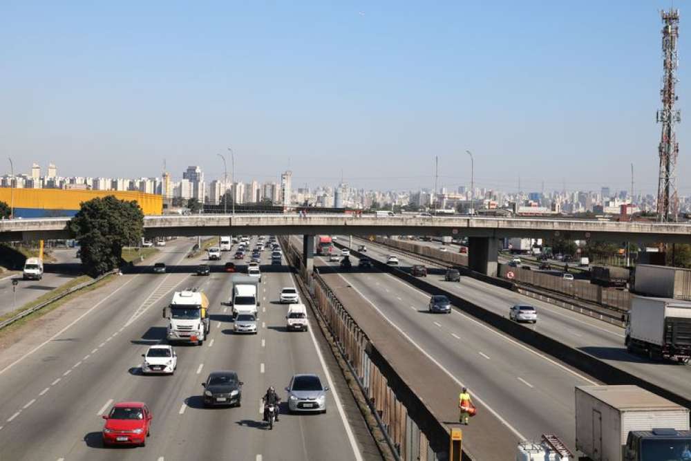 Auxílios Caminhoneiro e Taxista serão pagos hoje