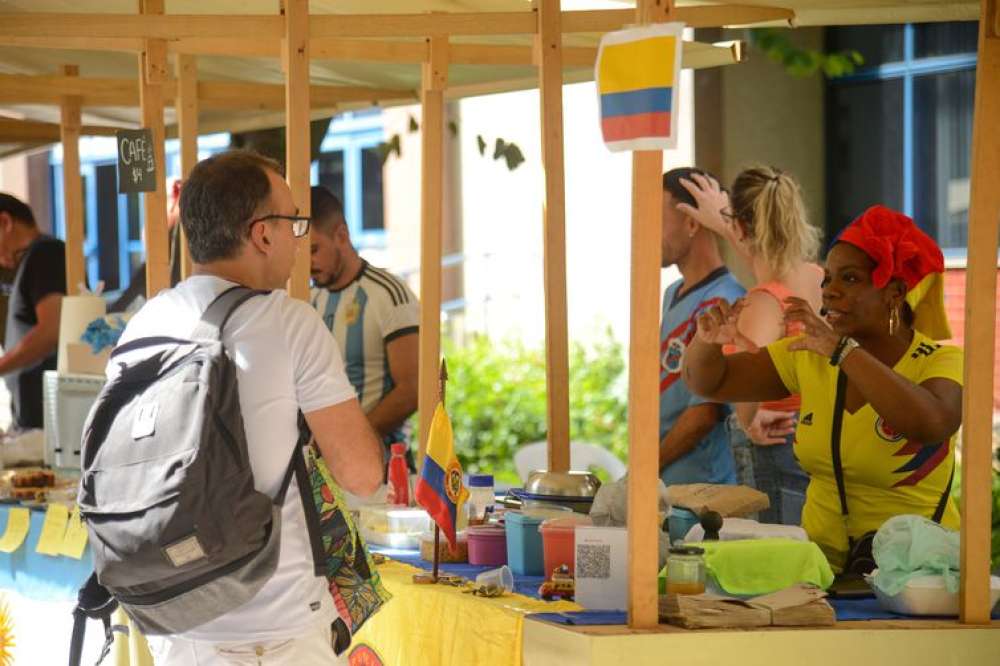 Feira multicultural de imigrantes tem terceira edição do ano no Rio