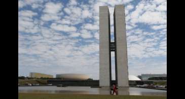 Congresso aprova reajuste para servidores e piso da enfermagem