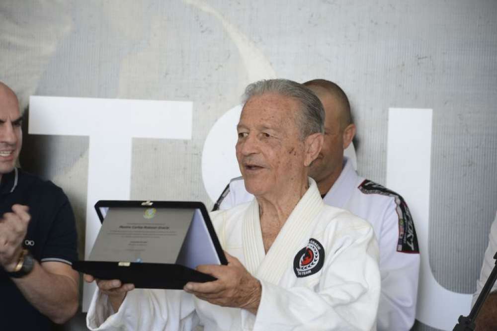 Referência do jiu-jitsu brasileiro, Robson Gracie morre aos 88 anos