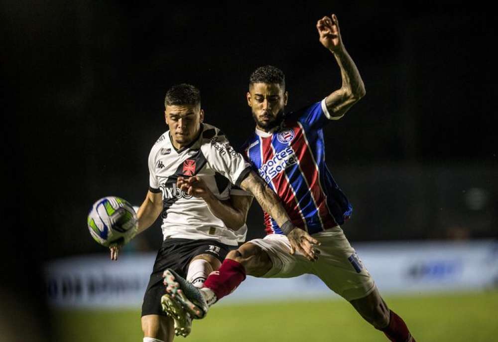 Bahia vai a São Januário e vence a primeira no Brasileiro