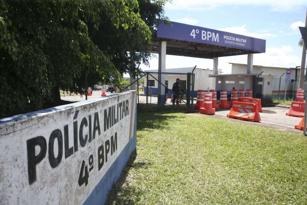 Defesa de Torres aceita que ex-ministro receba visita de senadores