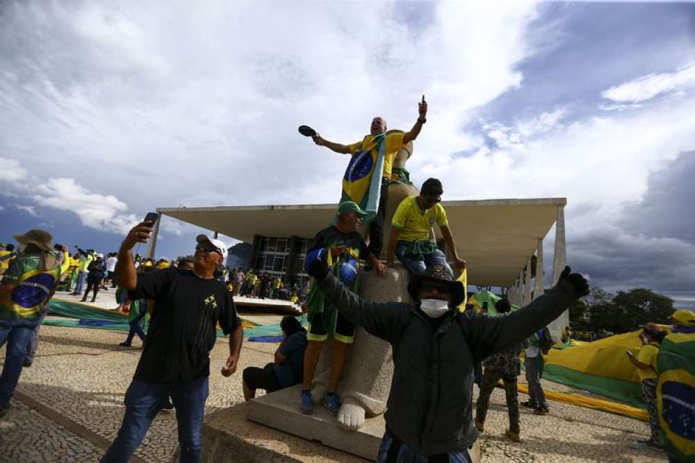 STF tem 4 votos para tornar réus 250 denunciados por atos golpistas