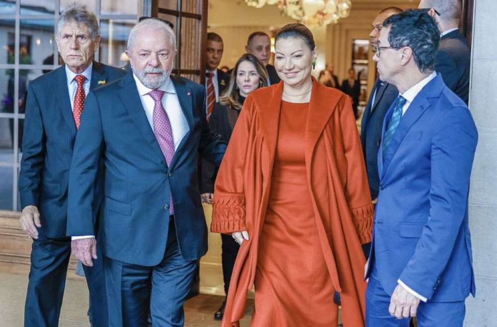 Lula e Janja participam da coroação do rei Charles III